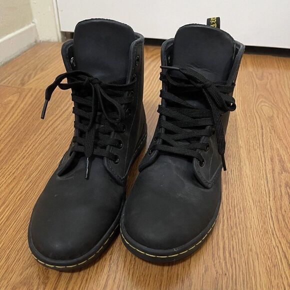 Dr. Martens Black Lace up Shoreditch ankle boots size US 6 EU 37 - Picture 2 of 9